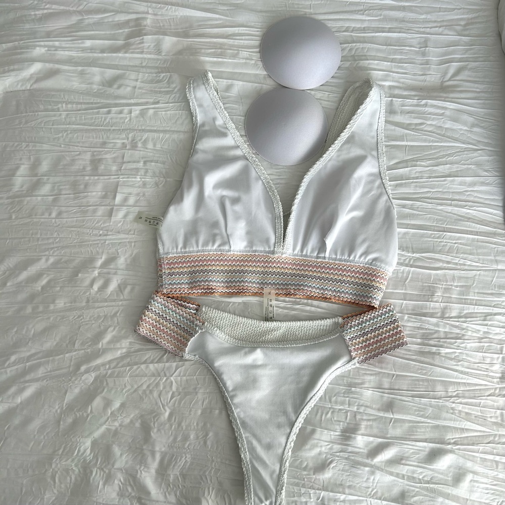NO NAME Women’s White Bikini Cheeky High Cut Bottom Full‎ Coverage Top V-Neck XL - Picture 2 of 12